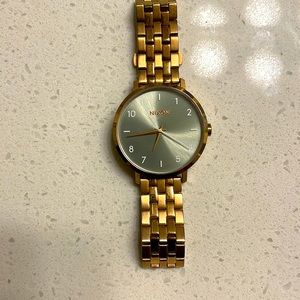 Nixon Watch, rose gold. Stainless Steel. Female watch (small wrist)
